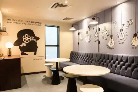 Premier Inn King's Cross - 10
