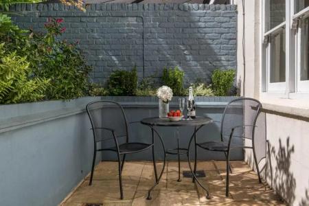 The Resident Kensington - 17