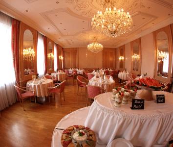 Bayerischer Hof Dresden - 16