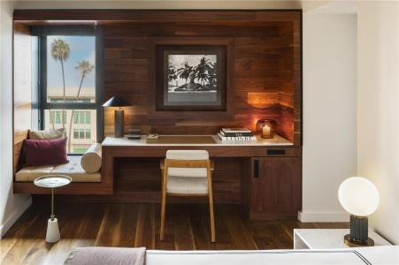 Sixty Beverly Hills - 45