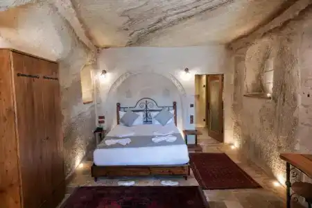 Sarnich Cave Suites - 78
