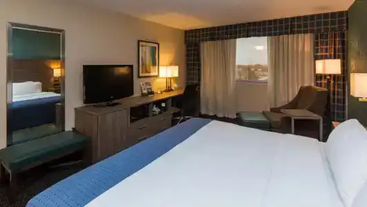 Holiday Inn-Downtown-Mercy Campus, An Ihg - 57