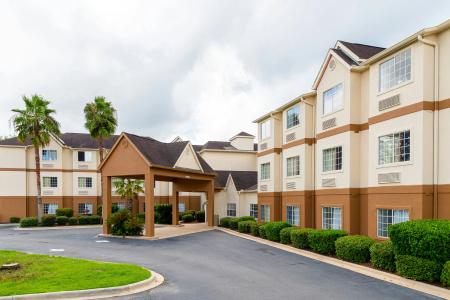 Red Roof Inn Plus+ & Suites Savannah – i-95 - 38