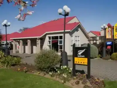 Balmoral Lodge - 0