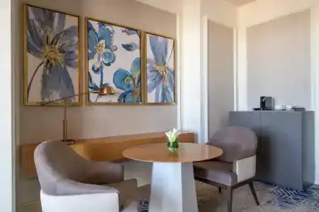 The St. Regis - 102