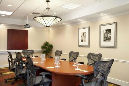 Hilton Garden Inn East - 14