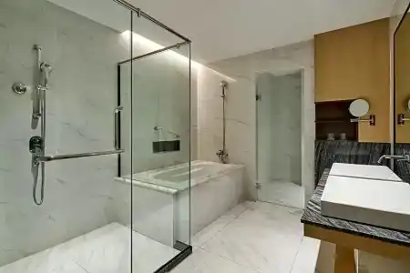 Le Meridien - 140