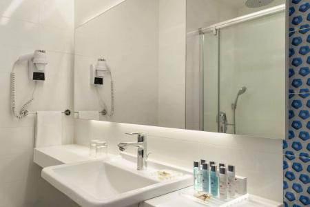 Ramada & Suites Kemalpasa - 11