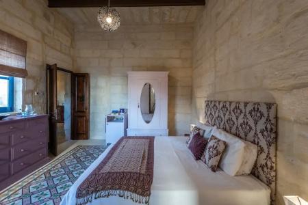 The Stonehouse - 29