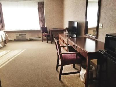 Alex and Suites - 24