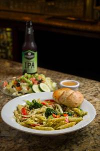 Country Inn & Suites by Radisson, International Airport, OR - 11