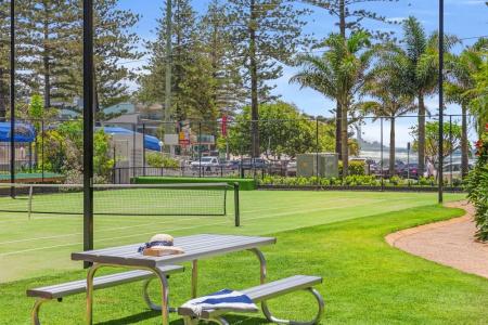 Burleigh Beach Tower - 239