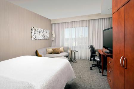Courtyard by Marriott - 4