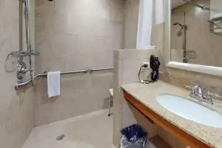 Rodeway Inn & Suites Fort Lauderdale Airport & Cruise Port - 56