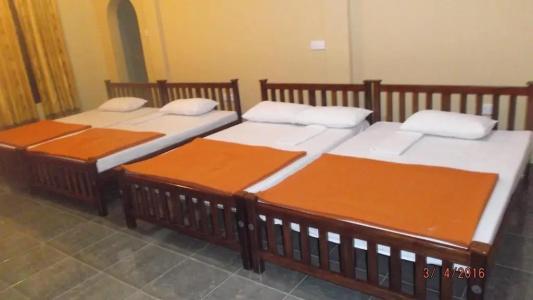 Anura Guest Inn - 42