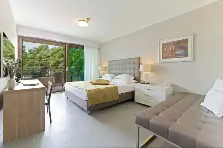 The Residence - 97