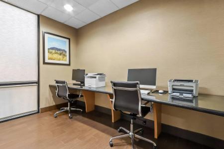 Comfort Suites West - 19