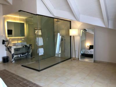 Alley Boutique and Spa - 209
