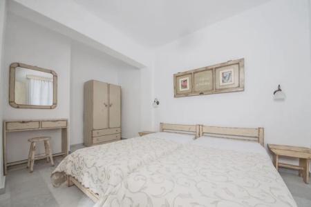 Fragias Studios & - 149