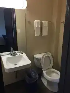 Economy Inn - 12