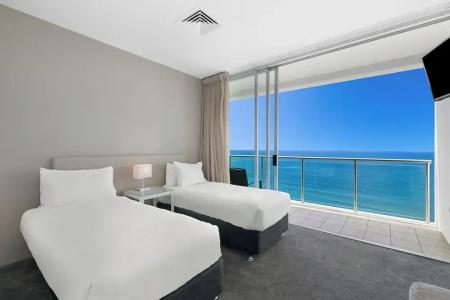 Ultiqa Air On Broadbeach - 350