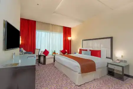 Samaya Deira - 37