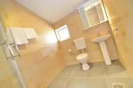Villa Velzon Guesthouse - 96
