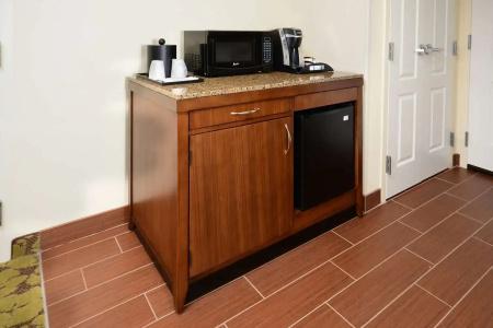 Hilton Garden Inn Airport - 56