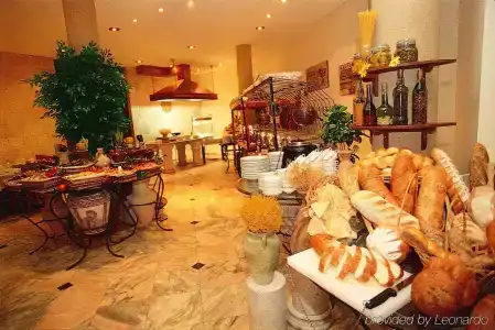Crowne Plaza Petra - 1
