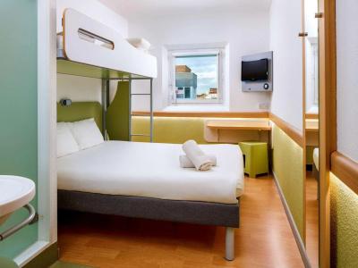 ibis budget Manchester Salford Quays - 3