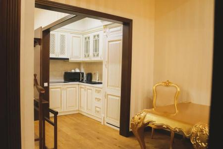 Royal Residence - 271