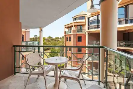 Amora Riverwalk - 7