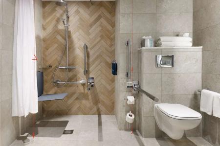 DoubleTree by Hilton Bristol North - 35