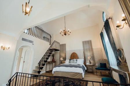 Breeze Hill - 102