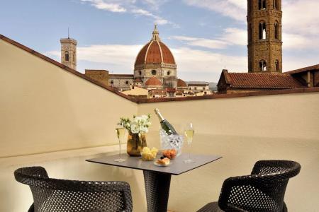 San Firenze Suites & Spa - 71