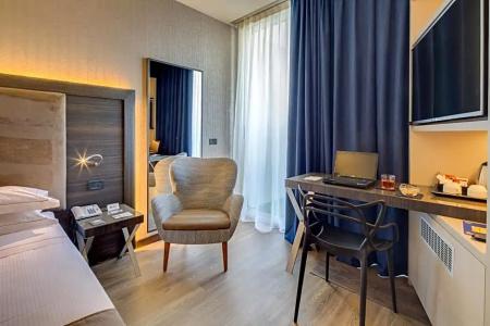 Best Western Plus Farnese - 59