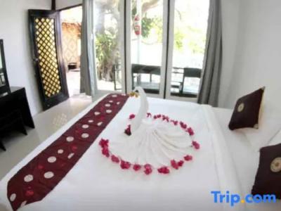 Phi Phi Cozy Seafront Resort - 38