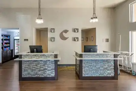 Comfort Suites Airport Nashville - 15