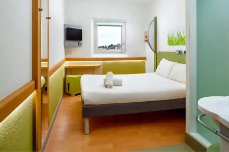 ibis budget Manchester Salford Quays - 55