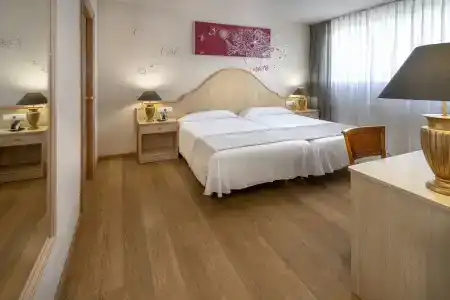 Mònica - 5