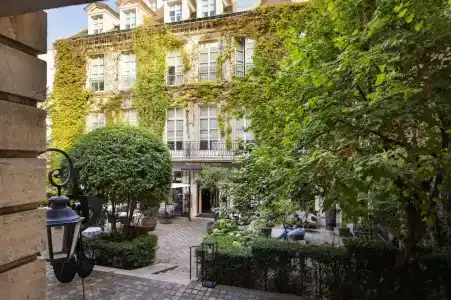 Le Pavillon de la Reine & Spa - Small Luxurys of the World - 46