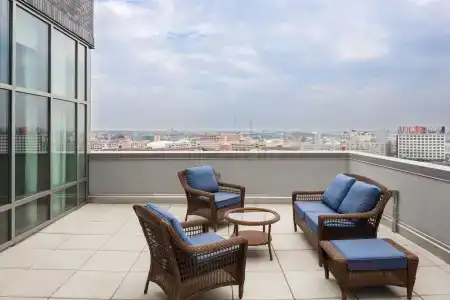 Hilton Garden Inn Long Island City - 7