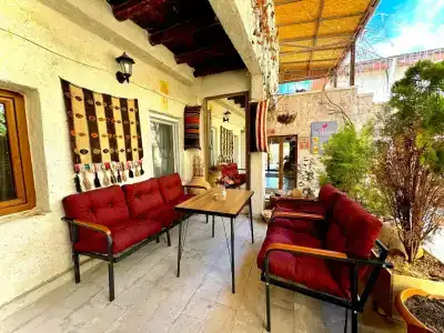 THE RED HORSE - 24