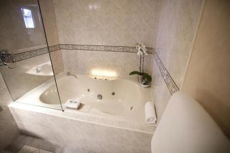 Distinction Coachman, - 27