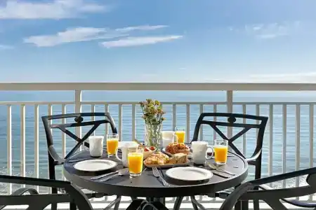 Holiday Inn & Suites, An Ihg - 209