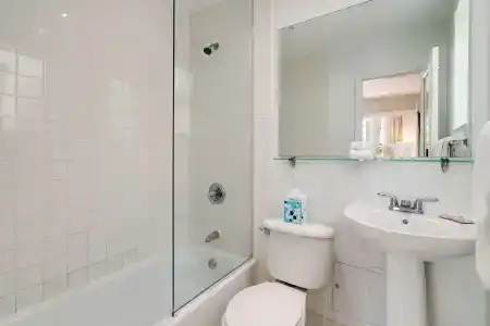 Crest Suites - 10