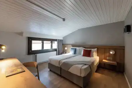 Victoria & Residence - 127