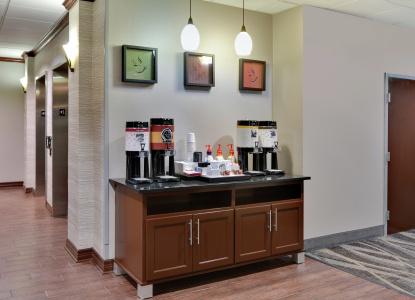 Hampton Inn & Suites I-20 - 29