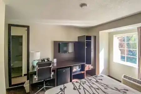 Sleep Inn Airport - 1