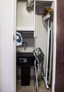 Hampton Inn & Suites - 49